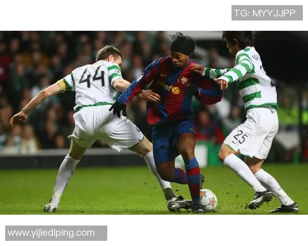 足球明星代言照片汇总展示各大品牌形象与风采的精彩瞬间